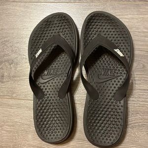 Nike flip flops